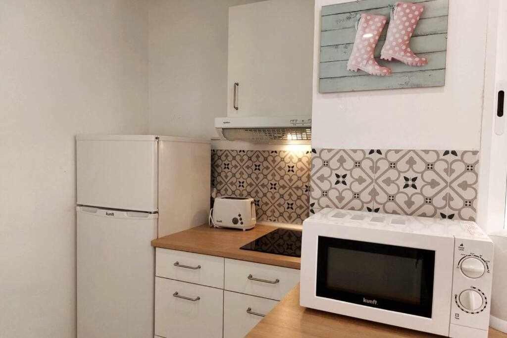 Bonito Apartamento En 2º Linea De Playa & Parking Lägenhet Málaga Exteriör bild